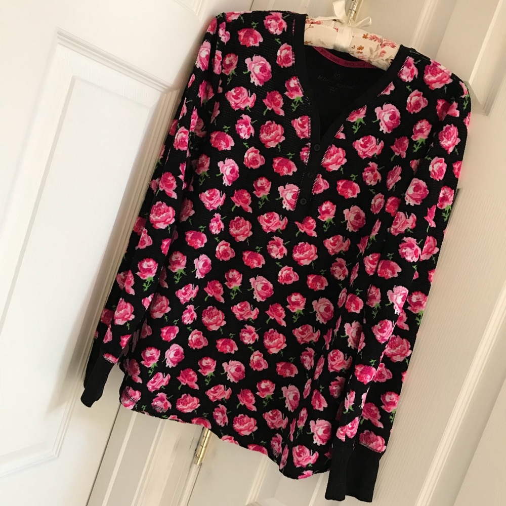 Long Sleeve Black Floral Velvet Henley Sleep Top
